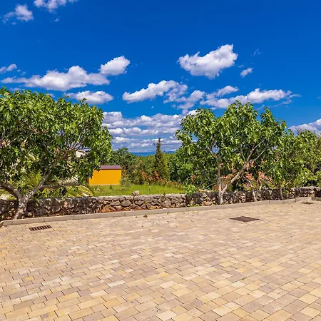 House Casa Di Bronzo With Private Pool * Vrh (Krk)