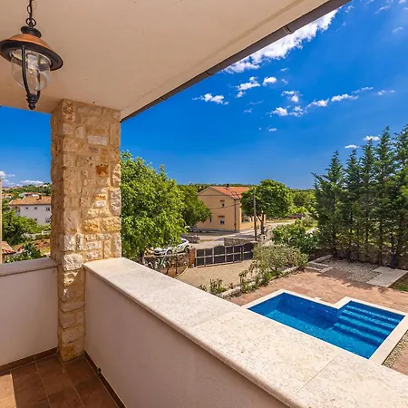 House Casa Di Bronzo With Private Pool Vrh (Krk)