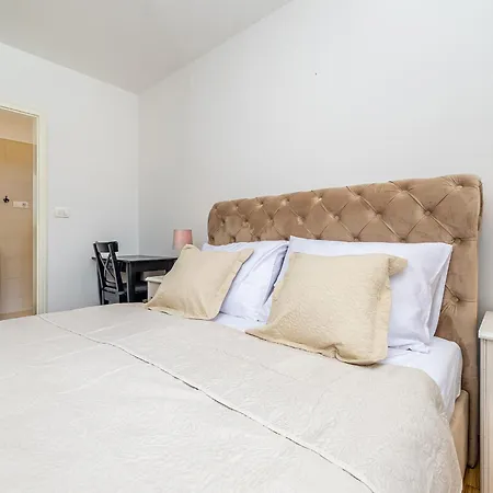 House Casa Di Bronzo With Private Pool * Vrh (Krk)
