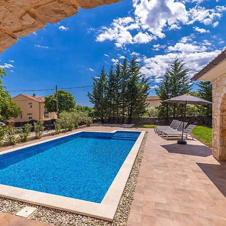 Сasa de vacaciones House Casa Di Bronzo With Private Pool Vrh (Krk)