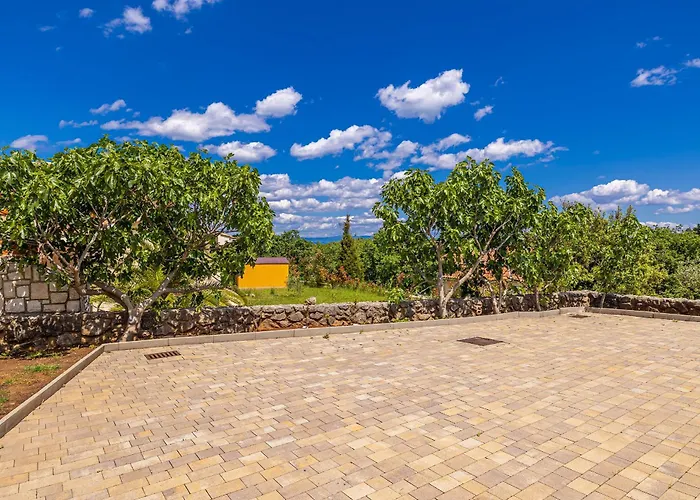 House Casa Di Bronzo With Private Pool * Vrh (Krk)