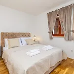 House Casa Di Bronzo With Private Pool Vrh (Krk)
