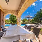 בית נופש House Casa Di Bronzo With Private Pool